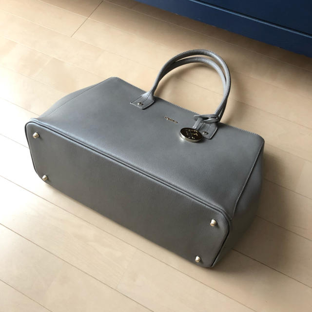 Furla(フルラ)の極美品⭐️イタリアブランド、FURLA／フルラ LINDA リンダ トートバック レディースのバッグ(トートバッグ)の商品写真