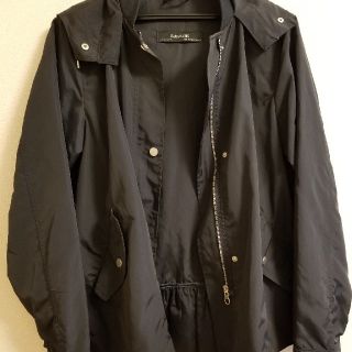 ザラ(ZARA)のZARAバックフリルナイロンパーカー(ナイロンジャケット)