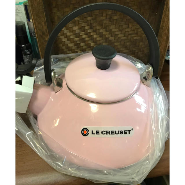 LE CREUSET(ルクルーゼ)のARyan様専用 ルクルーゼ  ケトル ゼン  インテリア/住まい/日用品のキッチン/食器(調理道具/製菓道具)の商品写真