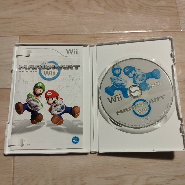 Wii(ウィー)のwii マリオカート エンタメ/ホビーのゲームソフト/ゲーム機本体(家庭用ゲームソフト)の商品写真