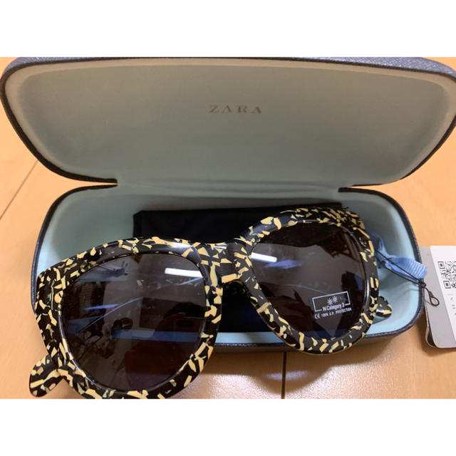 ZARA(ザラ)の(新品) ZARA サングラス レディースのファッション小物(サングラス/メガネ)の商品写真