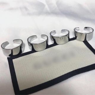 メゾンマルジェラ(Maison Margiela（旧Maison Martin Margiela）)の四連リング シルバー 即購入ok(リング(指輪))