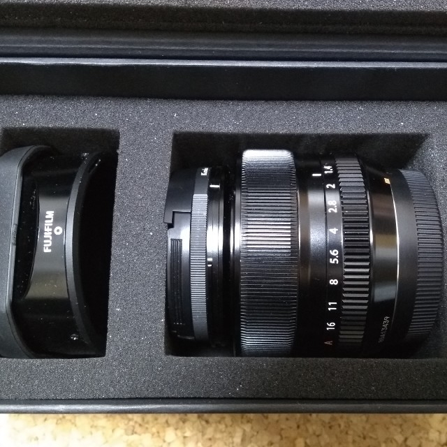 富士フイルム(フジフイルム)のFujinon XF35mm F1.4 R 富士フイルム スマホ/家電/カメラのカメラ(レンズ(単焦点))の商品写真