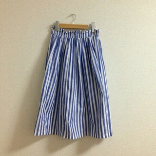 ダブルクローゼット(w closet)のシンプルボーダーミモレ丈スカート(ひざ丈スカート)
