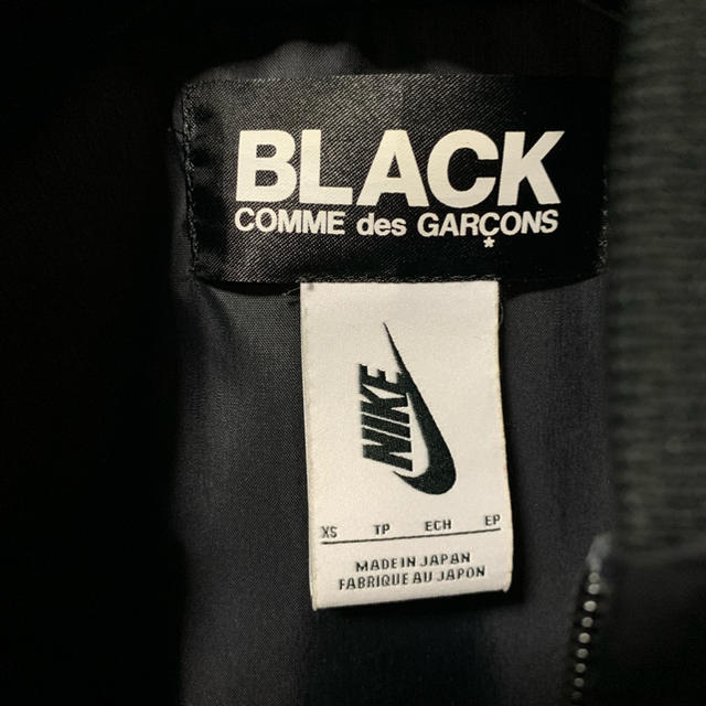 BLACK COMME des GARCONS(ブラックコムデギャルソン)のBLACK comme des garcons × NIKE ブルゾン レディースのジャケット/アウター(ナイロンジャケット)の商品写真