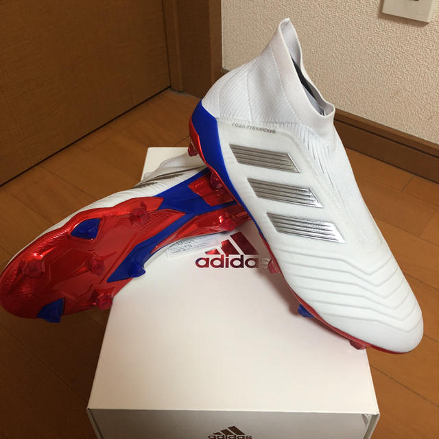 adidas(アディダス)のアディダス プレデター 18+ FG/AG GRモデル スポーツ/アウトドアのサッカー/フットサル(シューズ)の商品写真