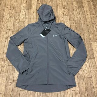 ナイキ(NIKE)の《新品未使用》ナイキ レディース ランニング ナイロンジャケット Mサイズ(ナイロンジャケット)