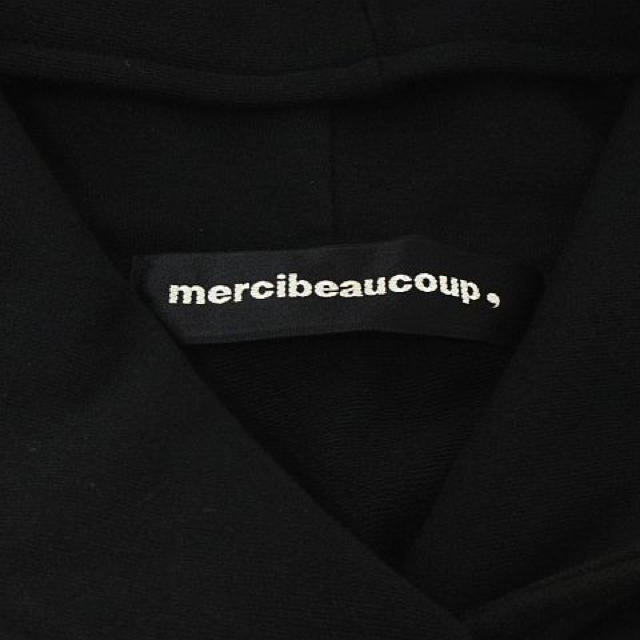 mercibeaucoup(メルシーボークー)のメルシーボークー mercibeaucoup 黒 パーカー ビッグシルエット レディースのトップス(パーカー)の商品写真