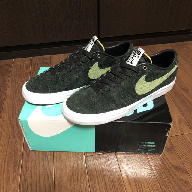 STUSSY(ステューシー)のNIKE SB ZOOM BLAZER LOW stussy メンズの靴/シューズ(スニーカー)の商品写真