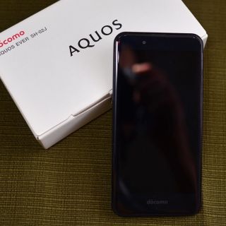 エヌティティドコモ(NTTdocomo)のSHARP AQUOS EVER SH-02J(スマートフォン本体)