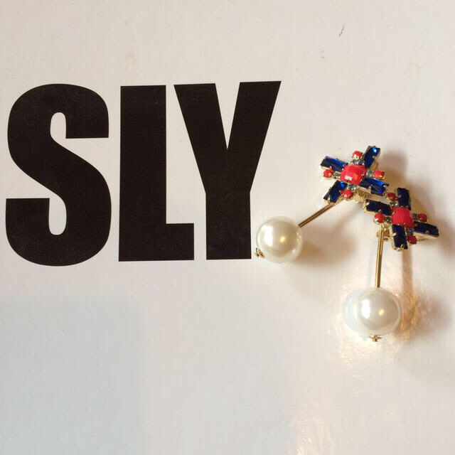 SLY(スライ)のSLY イヤリング レディースのアクセサリー(イヤリング)の商品写真