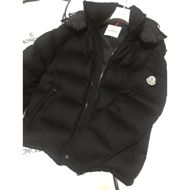 MONCLER(モンクレール)のアンジー様 専用 モンクレール  モンジュネーブル BLACK メンズのジャケット/アウター(ダウンジャケット)の商品写真