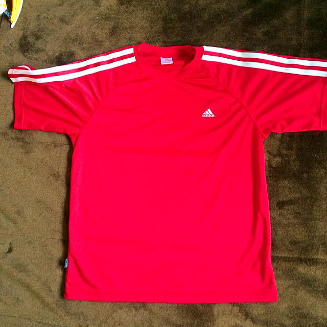 adidas(アディダス)のadidasTシャツ メンズのトップス(Tシャツ/カットソー(半袖/袖なし))の商品写真