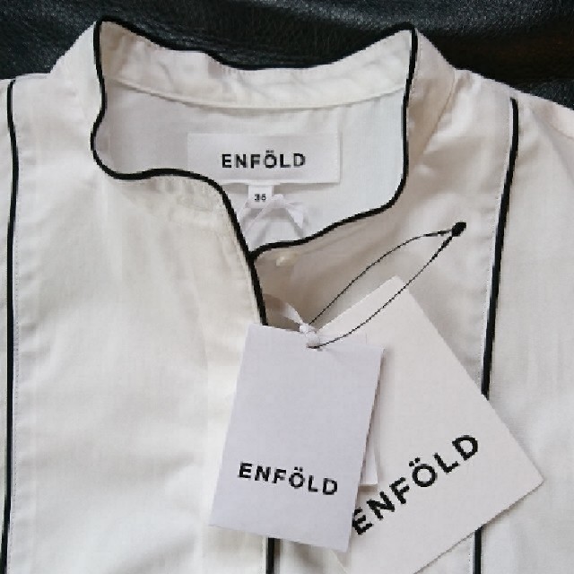 ENFOLD(エンフォルド)のハニー88様専用 新品、未使用 ENFOLD アッシメトリー ブラウス レディースのトップス(シャツ/ブラウス(長袖/七分))の商品写真