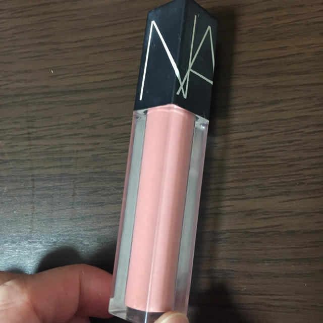 NARS(ナーズ)のNARS＊ベルベッドリップグライド 5.7ml 2711 コスメ/美容のベースメイク/化粧品(リップグロス)の商品写真