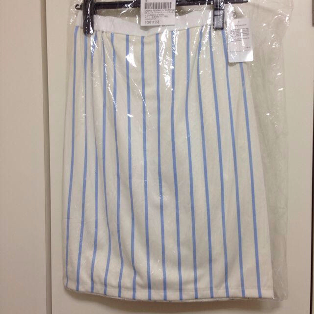 URBAN RESEARCH(アーバンリサーチ)のur リバーシブルスカート レディースのスカート(ひざ丈スカート)の商品写真