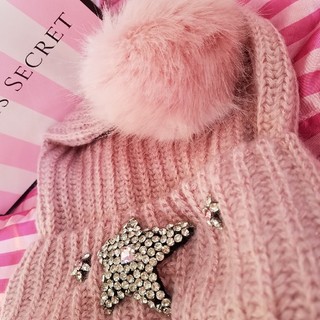ヴィクトリアズシークレット(Victoria's Secret)のセール！ ピンク ニット帽 ヴィクトリアシークレット(ニット帽/ビーニー)