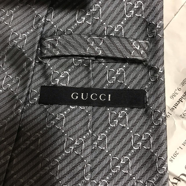 Gucci(グッチ)の新品未使用品  GUCCI  グレーネクタイ メンズのファッション小物(ネクタイ)の商品写真