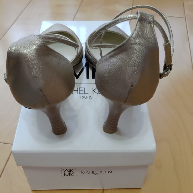 MICHEL KLEIN(ミッシェルクラン)のMICHEL KLEIN パンプス 23.5cm ゴールド レディースの靴/シューズ(ハイヒール/パンプス)の商品写真