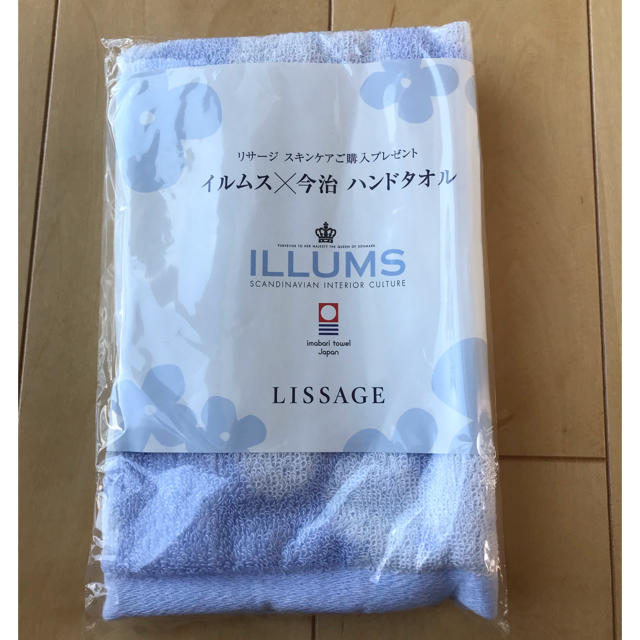 LISSAGE(リサージ)のリサージ☆新品☆化粧ポーチとハンドタオル レディースのファッション小物(ポーチ)の商品写真