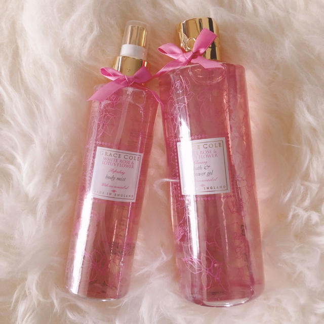 Bath & Body Works(バスアンドボディーワークス)のGracecoleボディーミスト&シャワージェルのセット コスメ/美容のボディケア(ボディローション/ミルク)の商品写真