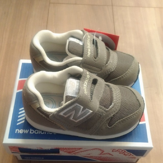 New Balance(ニューバランス)の箱なし　ニューバランス ベビー スニーカー
16.0cm　グレー
 キッズ/ベビー/マタニティのキッズ靴/シューズ(15cm~)(スニーカー)の商品写真