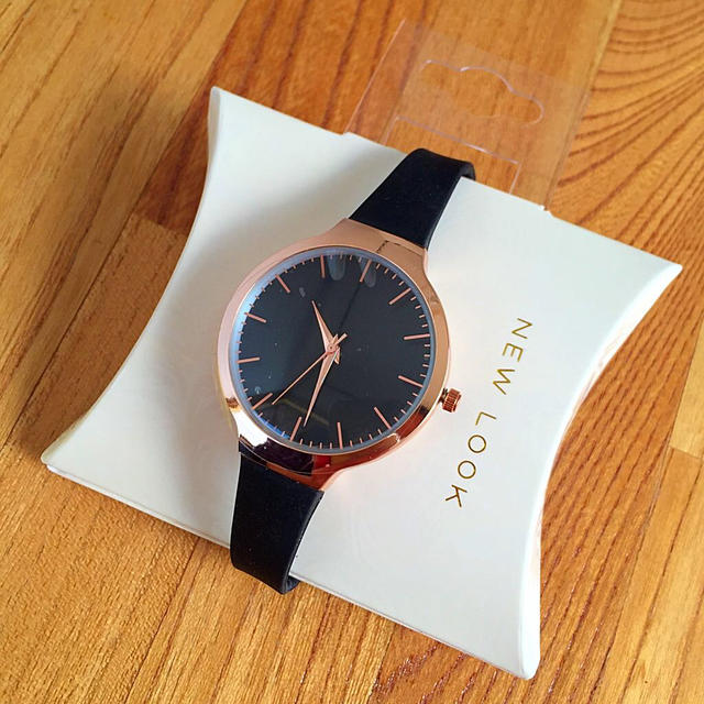 asos(エイソス)の新品New Lookシリコンバンド腕時計 レディースのファッション小物(腕時計)の商品写真