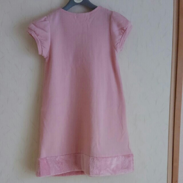 anyFAM(エニィファム)のany FAM ファー付きワンピース130㎝ キッズ/ベビー/マタニティのキッズ服女の子用(90cm~)(ワンピース)の商品写真