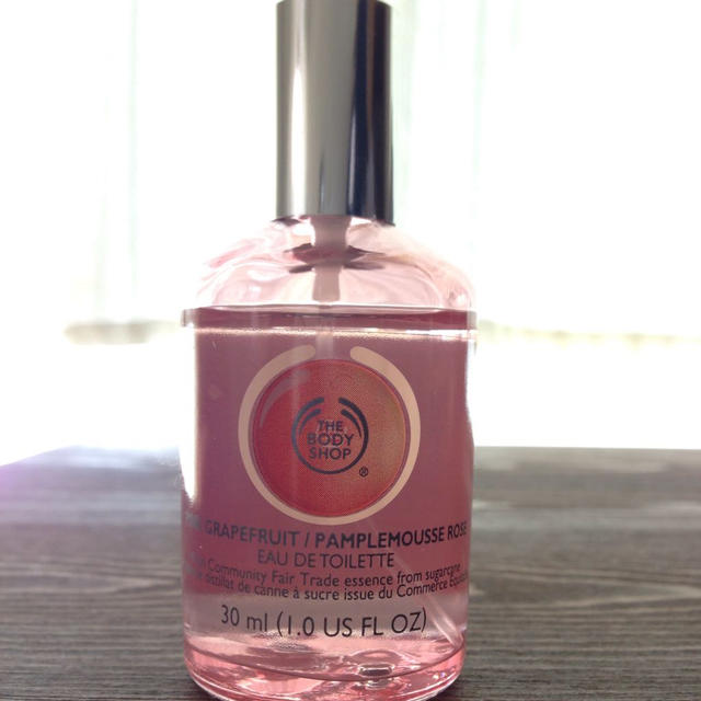 THE BODY SHOP(ザボディショップ)のピンクグレープフルーツのオードトワレ♡ コスメ/美容の香水(香水(女性用))の商品写真