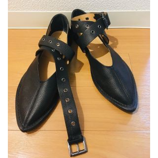 ザラ(ZARA)のzara trafaluc レザー ベルト バブーシュ フラット 黒 40 25(スリッポン/モカシン)