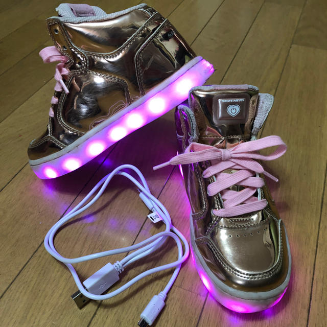 SKECHERS(スケッチャーズ)のENERGY LIGHTS-DANCE-N-DAZZLE キッズSKECHERS キッズ/ベビー/マタニティのキッズ靴/シューズ(15cm~)(スニーカー)の商品写真