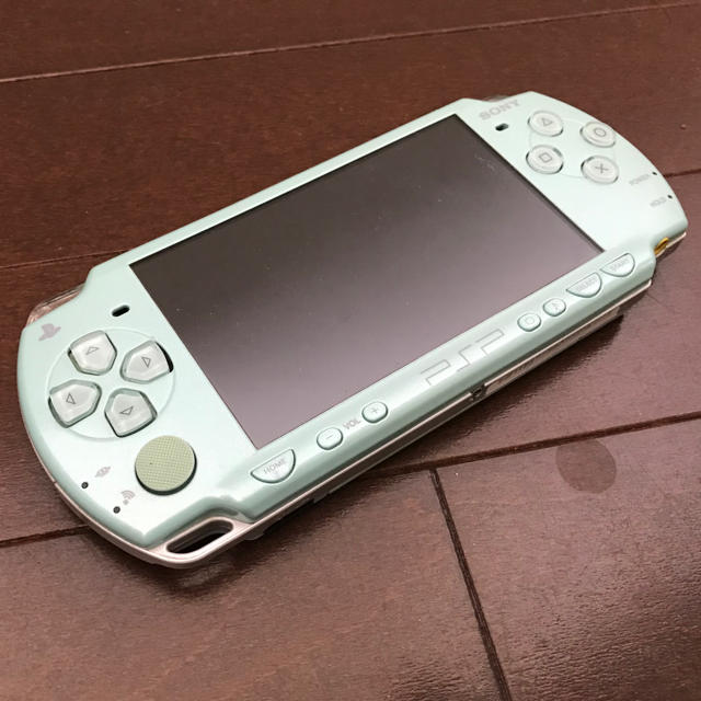 PlayStation Portable(プレイステーションポータブル)のSONY PSP2000 本体のみ 水色 送料無料 エンタメ/ホビーのゲームソフト/ゲーム機本体(携帯用ゲーム機本体)の商品写真