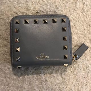 ヴァレンティノ(VALENTINO)のvalentlnoヴァレンチノロックスタッド  コンパクトジップウォレット正規品(財布)