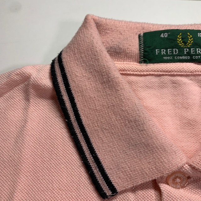 FRED PERRY(フレッドペリー)の価格見直しました【中古品】フレッドペリー ポロシャツ サーモンピンク レディースのトップス(ポロシャツ)の商品写真