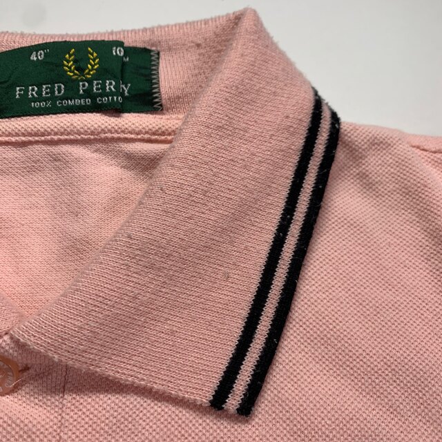 FRED PERRY(フレッドペリー)の価格見直しました【中古品】フレッドペリー ポロシャツ サーモンピンク レディースのトップス(ポロシャツ)の商品写真