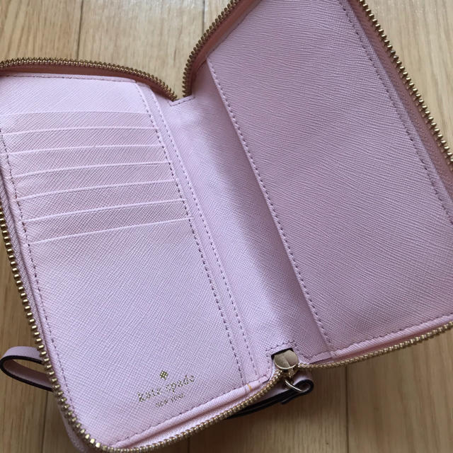 kate spade new york(ケイトスペードニューヨーク)の【美品】katespade パスポートケース インテリア/住まい/日用品の日用品/生活雑貨/旅行(旅行用品)の商品写真