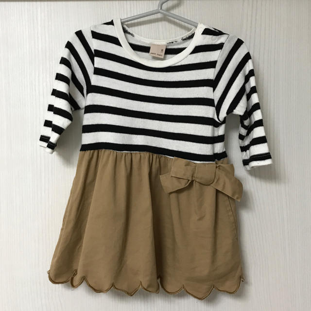 petit main(プティマイン)の裾スカラップ ドッキングワンピース 80サイズ キッズ/ベビー/マタニティのベビー服(~85cm)(ワンピース)の商品写真