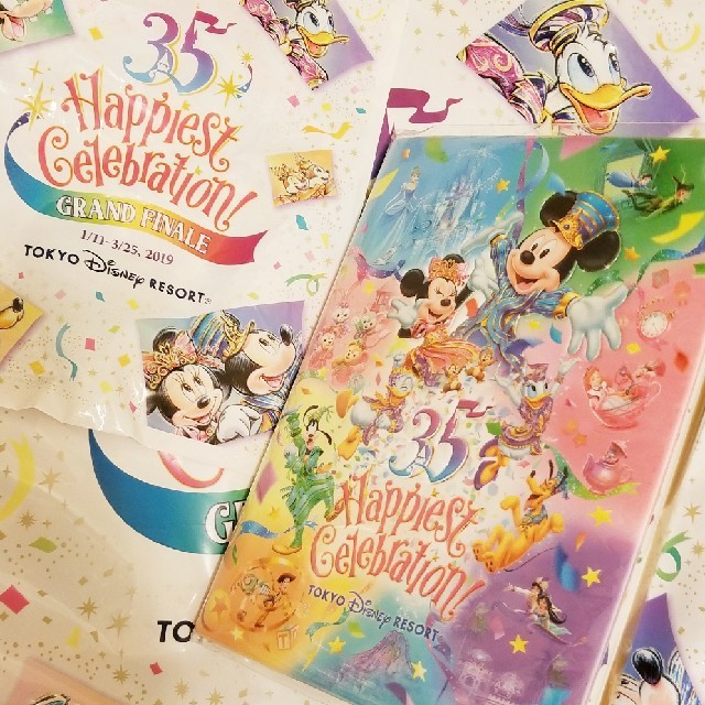 Disney 35周年 スーベニアメダルケース グランドフィナーレの通販 By Shop ディズニーならラクマ