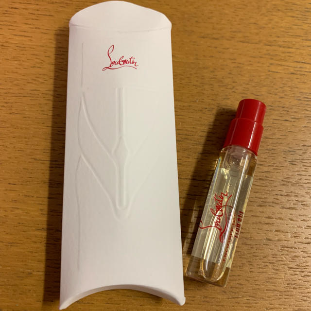 Christian Louboutin(クリスチャンルブタン)のルブタン 香水サンプル パルファン 新品未使用 コスメ/美容の香水(香水(女性用))の商品写真