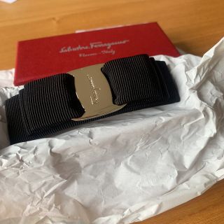 サルヴァトーレフェラガモ(Salvatore Ferragamo)の新品未使用 フェラガモ   バレッタ ブラック ゴールド VARA リボン(バレッタ/ヘアクリップ)