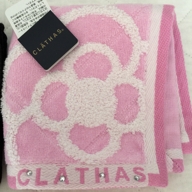 CLATHAS(クレイサス)のCLATHASタオルハンカチ 2枚 レディースのファッション小物(ハンカチ)の商品写真