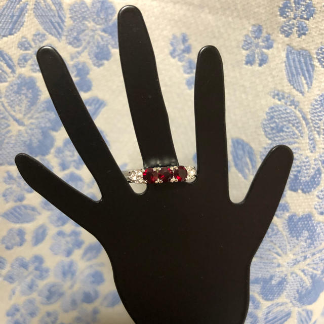 ガーネット風ファッションリング レディースのアクセサリー(リング(指輪))の商品写真