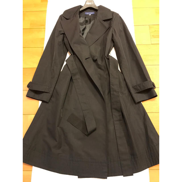 M'S GRACY(エムズグレイシー)の美品！エムズグレイシー  春コート ブラック レディースのジャケット/アウター(ロングコート)の商品写真