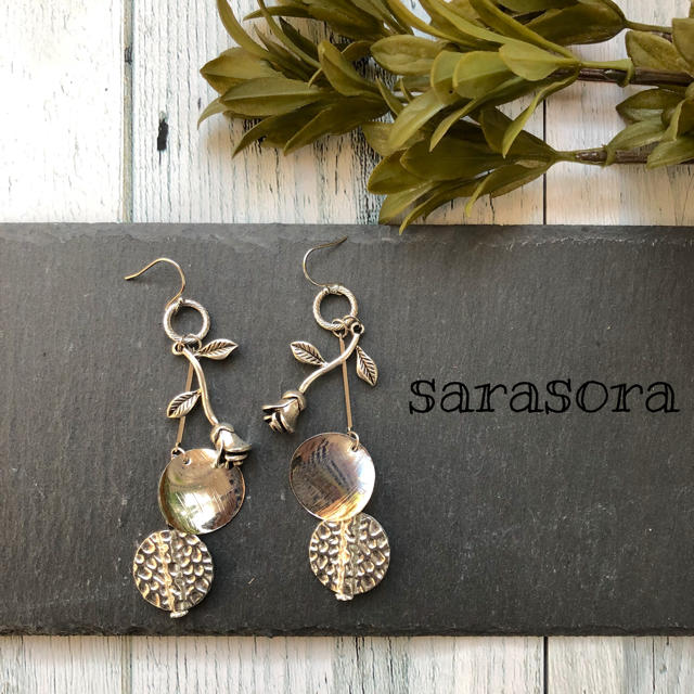 416 silver  rose×antique earrings ハンドメイドのアクセサリー(ピアス)の商品写真