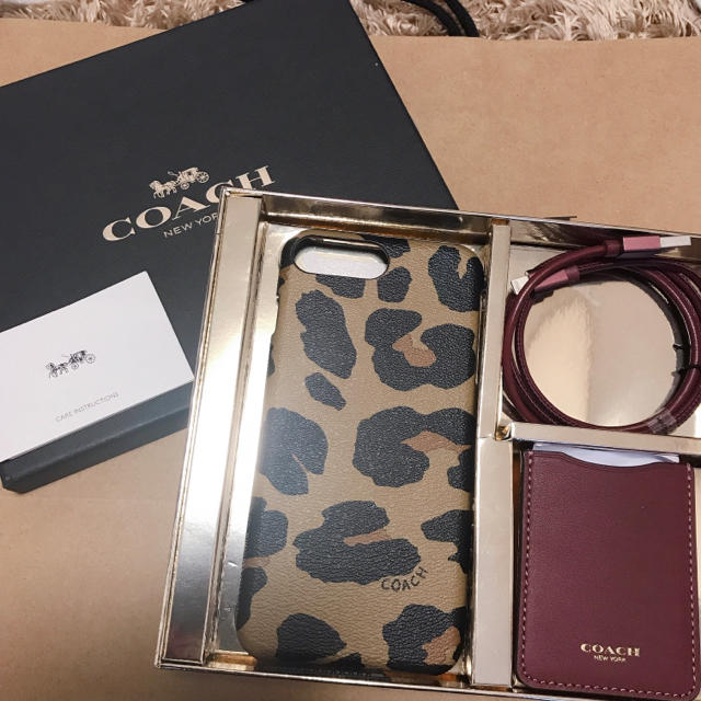 アイフォンのカバー - COACH - 新品 COACH コーチ iPhone8プラスケース レオパード ケーブル付きの通販 by HKDLluv｜コーチならラクマ