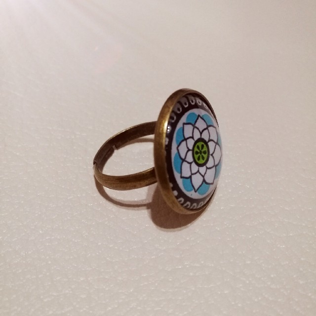 新品　お花のリング レディースのアクセサリー(リング(指輪))の商品写真