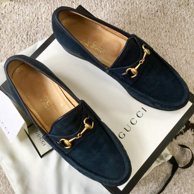 Gucci(グッチ)の美品!グッチ 限定カラー ゴールドビット ミッドナイトブルー 22㎝ レディースの靴/シューズ(ローファー/革靴)の商品写真