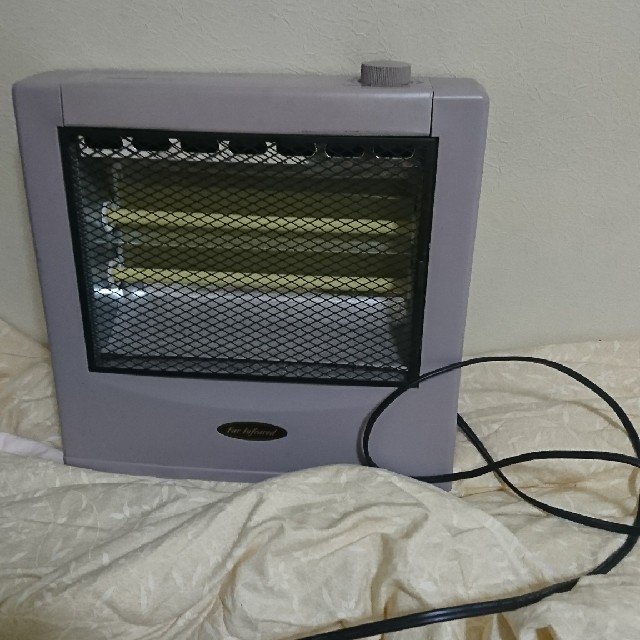 Iwatani(イワタニ)の電気 ヒーター iwatani スマホ/家電/カメラの冷暖房/空調(電気ヒーター)の商品写真