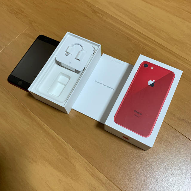 iPhone(アイフォーン)のiPhone8 64GB(red) SIMロック解除済み スマホ/家電/カメラのスマートフォン/携帯電話(スマートフォン本体)の商品写真