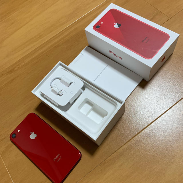 iPhone(アイフォーン)のiPhone8 64GB(red) SIMロック解除済み スマホ/家電/カメラのスマートフォン/携帯電話(スマートフォン本体)の商品写真